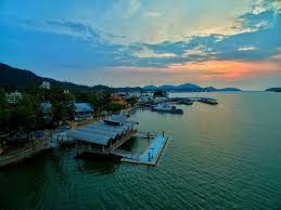 Melalui page ini kami kongsikan segala tempat menarik yang boleh anda kunjungi di negeri perak. 13 Tempat Menarik Di Lumut Terokai Keindahan Bandar Pesisir Manjong