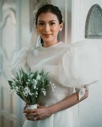 Lots of celebrities came to her bridal shower including bea alonzo, angel locsin, miles ocampo, pops fernandez, liz uy, and vice ganda. The Little Details You Ll Love From Alex Gonzaga S Intimate Wedding Bridal Book Fn