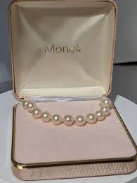 Armband mit Kunstperlen