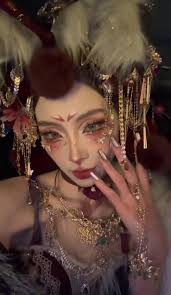 红绿灯的黄- 红绿灯的黄added a new photo.