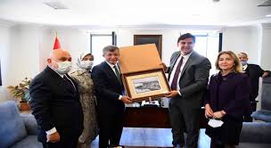 Başkan karaca ve şoförü mete de hakarete uğradıkları iddiasıyla özbakır hakkında şikayette bulunmuştu. Ahmet Davutoglu Fethiye Belediye Baskani Karaca Yi Ziyaret Etti Cankiri Da Yeni Gun Cankiri Haber Cankiri Da Yeni Gun