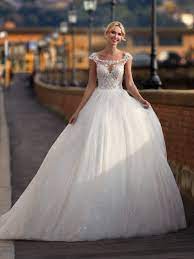 Abiti da sposa radiosa atelier, celeste, pronovias, ever sposa, rosa clarà, aire by rosa clarà luisa sposa, elena della roccaabiti da cerimonia uomo firmati carlo pignatelli, grimaldi, prestige, privé, palzileri, texturaabiti da cerimonia donna con il marchio radiosa cerimonia, cliscé, pronovias, fiesta, musani,sonia pena, carlo pignatelli, bagatelle, carla ruiz, romeo gigli, solo gioie. Pin On Sposa