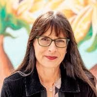 Lisa Maron's Instagram, Twitter & Facebook