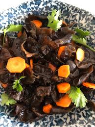 La mucormycose, plus communément appelée la maladie du champignon noir ou zygomycose, est une infection rare pouvant atteindre le. Recettes D Une Chinoise Salade Champignons Noirs å‡‰æ‹Œæœ¨è€³