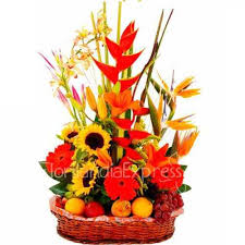 Si requiere algun tipo de diseño o frutas en particular, nos puede contactar y con gusto le atenderemos. Canasta De Flores Y Frutas Especial Florilandia Express Floristeria