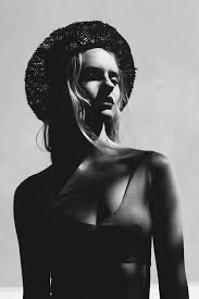 Black And White Photography People Full Body Photo I Like Bloglovin Contrast Photography Fashion Photography Editorial Black And White People