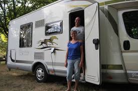 Aire de services (gratuite) sur la zi des bouchots. Amenagee Sur L Ancien Camping Municipal L Aire De Camping Car De Sens Seduit Touristes De Passage Et Locaux Sens 89100