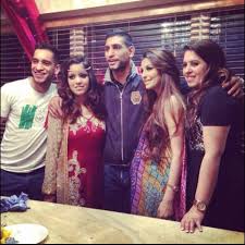 Amir Khan With Wife Faryal And Siblings Faryal Makhdoom Faryal Makhdoom Khan Fashion