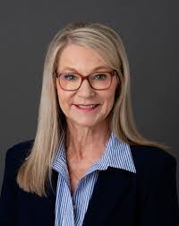 Lori Parks's Instagram, Twitter & Facebook