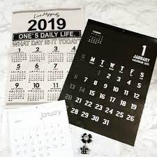 100円なのにオシャレすぎ 今年もセリアのカレンダーが見逃せない カレンダー セリア 今年