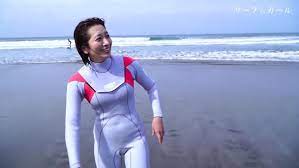 笹崎里菜 サーフ ガール 21 wetsuit girl fashion girl
