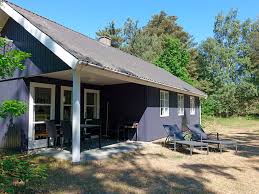 Sommerhus.dk, som har mere end 40 års erfaring, samarbejder med europas største udbydere af sommerhuse og feriehuse. Hold En Klassisk Ferie I Sommerhus Pa Bornholm I Markushusene