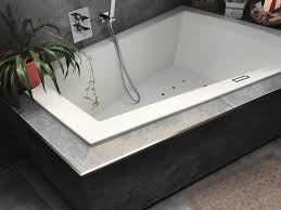 Whirlpool Badewanne Eingefliest Als Wellnessoase Badezimmer Badewanne Whirlpool Wellness Stein Fliese Id Badewanne Badewanne Fliesen Whirlpool Badewanne