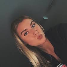 Tara Callahan's Instagram, Twitter & Facebook