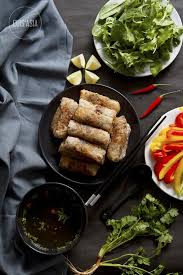 Vietnamesische Fruhlingsrollen Quot Nem Ran Quot Gehoren Zu Den Vietnamesischen Traditionsgerichten Rezepte Asiatisches Essen Vietnamesische Fruhlingsrollen