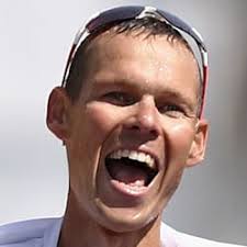 Centrowitz surprises with 1,500m gold