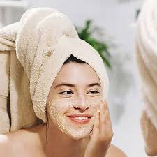 Buy Mylo Kumkumadi Scrub –50 gm for Skin Brightening with the Goodness of  Kumkumadi, Shea Butter, Walnut beads & Saffron, Free from SLS, Phthalates &  Mineral oil Online at Low Prices in