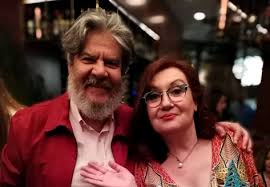 Το τελευταίο επεισόδιο που προβλήθηκε εχθές πέμπτη από τον ant1 καθήλωσε τους τηλεθεατές. Kafe Ths Xaras 2 O Foyrnarhs Toy Xwrioy Epanerxetai Dynamika Alphafreepress Gr