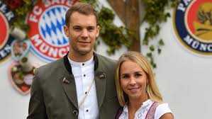 Auch auf dem oktoberfest 2015 zeigten sich beide zusammen in der öffentlichkeit. Manuel Neuer Frau Grosse Gehalt Alle Infos Focus De