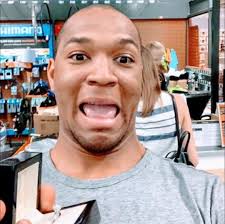 He Photobombed His Girlfriend With Engagement Ring Pictures For A Whole  Year Without Her Knowing 🥰💍🤣