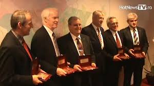 Dumitru prunariu este pasionat de zbor din totdeauna. Video Dumitru Prunariu Si Alti Patru Fosti Cosmonauti Au Primit Placheta Orasului Bucuresti La 30 De Ani De La Primul Si Singurul Zbor In Spatiu Al Unui Roman Hotnews Mobile