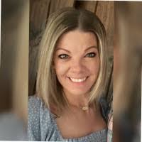 Linda Thayer's Instagram, Twitter & Facebook