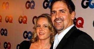 Latisha Mooney's Instagram, Twitter & Facebook