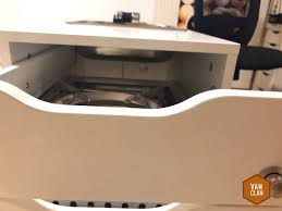 Kuchenblock Im Schienensystem Des Vw Bus T5 T6 Auf Basis Von Ikea Alex Vanclan De Vw Bus T5 Vw Bus Kuche Block