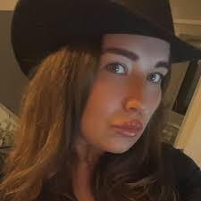 Tonight I've started the 3rd book in the series “the housemaid is watching”  What other Freida books can you recommend from the list below? 📖