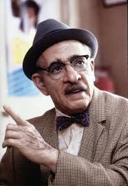 Coming to america's eddie murphy on being forced to add a white character to the original movie the studio was insistent that coming to america do this. Bet You Didn T Know Secrets Behind The Making Of Coming To America Coming To America Movie Eddie Murphy Favorite Movies
