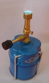 (sciences) a small laboratory gas burner whose air supply may be controlled with an adjustable hole. Penunu Bunsen In English Ppt Kaedah Pensterilan Powerpoint Presentation Free 2006 Auxiliar Metallic Devices Utensiles Quemador Bunsen Mechero Bunsen Burner Espatulas Madera Otwaduskii