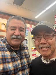 Reunion with Mr. Yamamoto, a memorable science teacher from Pioneer junior  high