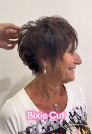 Bixie Cut: Il Mix Perfetto di Bob e Pixie