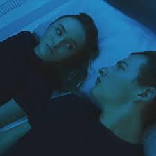 Nubilefilms bringt leidenschaft für einen sinnlichen film nach dem anderen. Movie Review Voyagers With Tye Sheridan And Lily Rose Depp