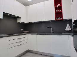 Une dualité qui souligne la structure en apportant une touche de modernité. Renovation Cuisine Blanche Et Noire Contemporain Cuisine Nice Par Aveo Antibes Cannes