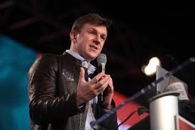 Hannah giles fine art from lh3.googleusercontent.com james o'keefe, founder of project veritas, said his undercover videos and audio recordings are supposed to report stories the mainstream media won't. Bolsonaristas Querem Projeto Que Expoe Corrupcao Na Imprensa No Brasil Poder360