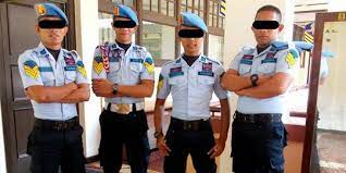 Mulai dari raisa memakai seragam minimarket merah hingga isyana. Soal Seragam Kemenhub Minta Kadispen Tni Au Klarifikasi Terbuka Merdeka Com
