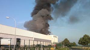 Produktion Lauft Weiter Brand Bei Firma Kessebohmer In Dahlinghausen 350 Mitarbeiter Mussten Zwischenzeitlich Gebaude Verlassen