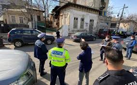 Politia comunitara este constituitasi functioneaza potrivit prevederilor. JudecÄtoria Sectorului 2 A Suspendat ActivitÄÅ£ile De Demolare A Caselor De Patrimoniu Din Strada Icoanei 2 8 Iar Proprietarul A Fost Amendat De PoliÅ£ia LocalÄ