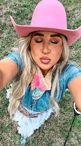 Melissa Mcduffee's Instagram, Twitter & Facebook