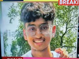 ഇടമുറിയാതെ വേദനകൾ.... അല്ലാഹുവിന്റെ പരീക്ഷണങ്ങൾ........ ആലപ്പുഴയിലുണ്ടായ  വാഹന അപകടത്തിൽ പെട്ട് മരണമടഞ്ഞ അഞ്ചു വിദ്യാർത്ഥികൾ... കണ്ണീരോടെ ...