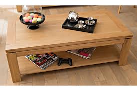 Tailles de construction typiques 24wx48lx17h ou. Table Basse Moderne En Bois Massif Chene De France Hellin