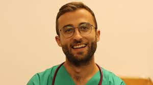 Iván Fernández, médico internista: «La idea de que una copa de vino es  buena para la salud es un mito»