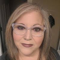 Shannon Denney's Instagram, Twitter & Facebook