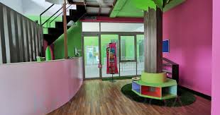 Guru sebagai pendidik merupakan tenaga profesional yang bertugas merencanakan dan melaksanakan proses pembelajaran, menilai hasil pembelajaran. Bukan Je Murah Tadika Ni Terima Kanak Kanak Autism Disleksia Turut Amalkan Baca 3 Surah Sebelum Kelas Bermula Kashoorga