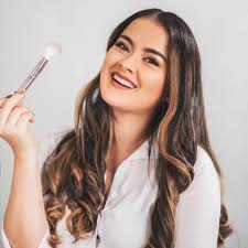 Dayana Mera Cuenca Makeup 添加了...