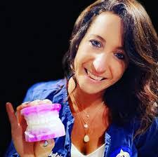 Amanda Sutliff's Instagram, Twitter & Facebook