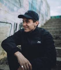 Ander muñoz, a teenager trying to understand and accept his homosexuality. Aron Piper Boys And Netflix Image 6757955 On Favim Com