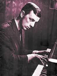 Молодой латышский пианист и гид «интуриста» из одессы светлана епифанова встретились в 1959 году, когда. Tango Dlya Andreya Mironova