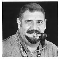 Nuestro agradecimiento al Ayuntamiento de Oviedo por atender nuestra  petición de poder dedicar una calle a nuestro querido compañero y gran  conocedor de la música asturiana Aurelio Argel, quien durante más de